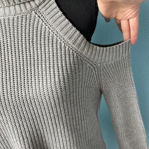 Cute turtle neck sweater - Picture 4 of 6